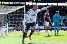 Burnley 0-2 MU: Ngày của Martial và Rooney