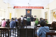 Nam sinh lớp 9 sát hại thầy hiệu trưởng rồi cướp điện thoại