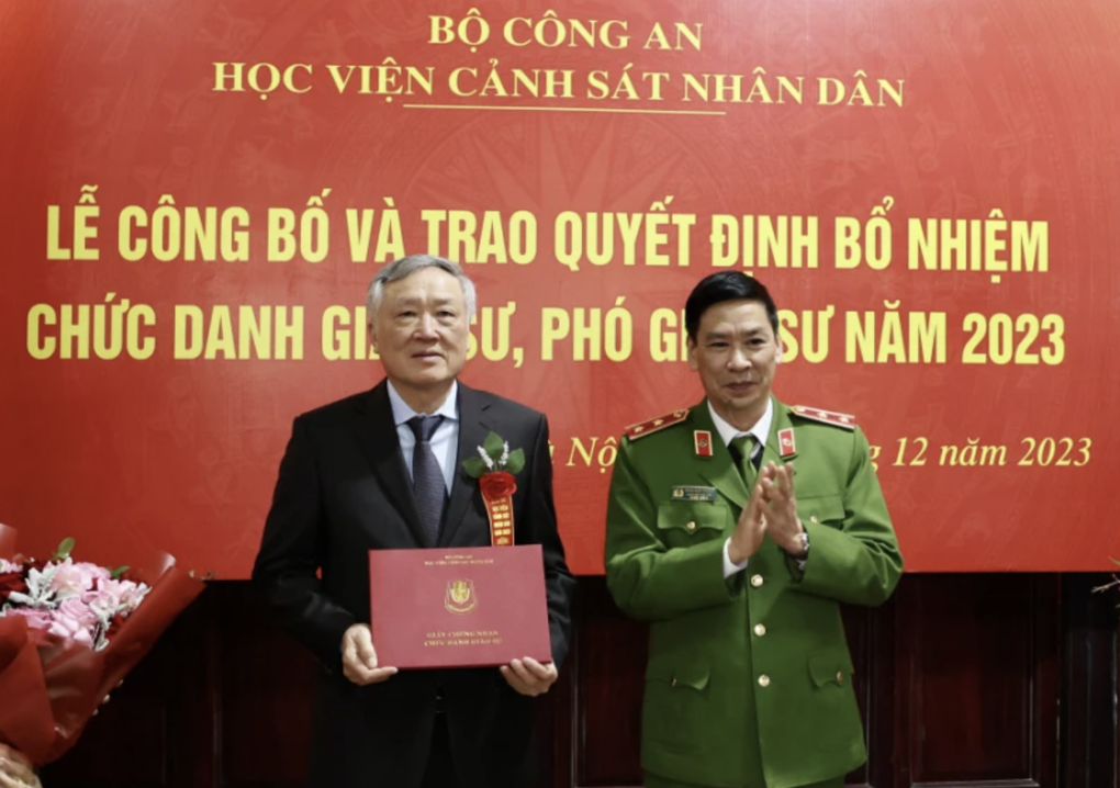 Tân Giáo sư duy nhất ngành an ninh là Chánh án Tòa án Nhân dân tối cao - 1 Tân Giáo sư duy nhất ngành an ninh là Chánh án Tòa án Nhân dân tối cao - 1