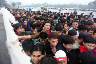 Dân mạng bức xúc với tình trạng “cò vé” trận đấu Việt Nam- Malaysia
