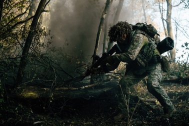 "Tam giác lửa" rung chuyển, Ukraine chật vật kìm mũi tiến công của Nga