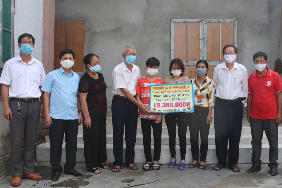 Bạn đọc hỗ trợ hơn 120 triệu đồng giúp 2 cha con ung thư chữa bệnh - 2