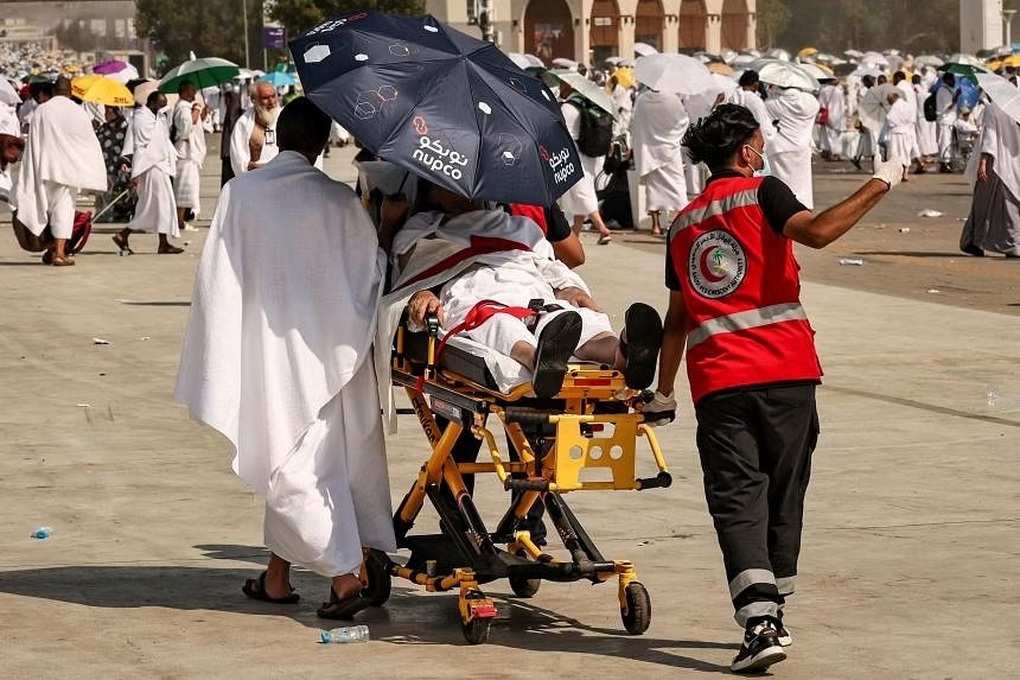 Nỗi ám ảnh nắng thiêu đốt trên đường hành hương tới thánh địa Mecca - 1 Nỗi ám ảnh nắng thiêu đốt trên đường hành hương tới thánh địa Mecca - 1