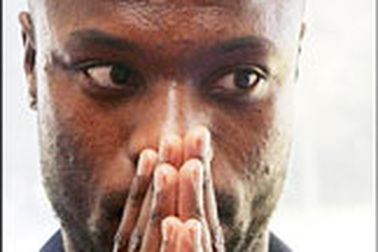 Chelsea khinh rẻ Gallas?