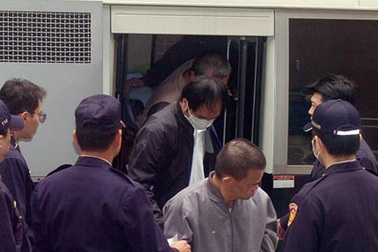 Thiếu gia Lý Tông Thụy bệnh hoạn lãnh án tù