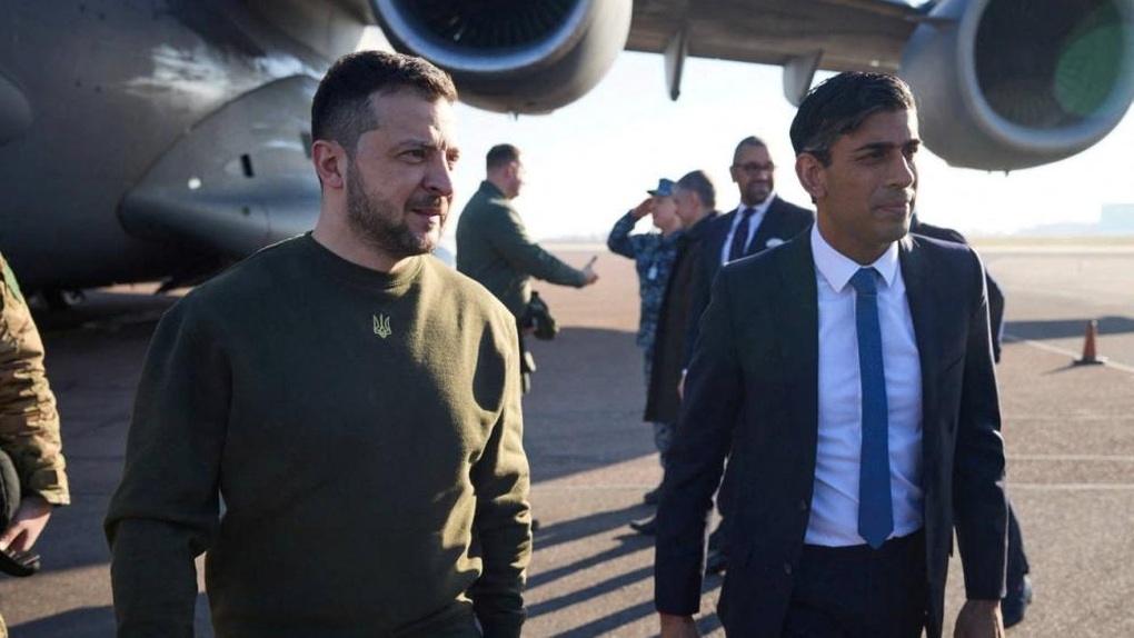 Anh huấn luyện phi công Ukraine lái chiến đấu cơ chuẩn NATO - 2 Anh huấn luyện phi công Ukraine lái chiến đấu cơ chuẩn NATO - 2