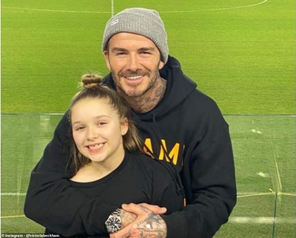David Beckham cởi trần khoe hình xăm - 4 David Beckham cởi trần khoe hình xăm - 4