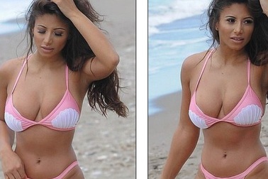 Kayleigh Morris bốc lửa trên biển