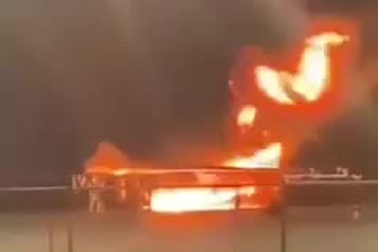 Máy bay "bóng ma bầu trời" của Mỹ cháy ngùn ngụt như cầu lửa