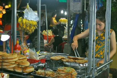 Hấp dẫn hàng rong phố cổ Hội An