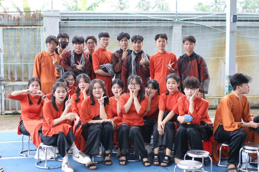 Gen Z rủ nhau giúp đỡ người vô gia cư - 8 Gen Z rủ nhau giúp đỡ người vô gia cư - 8