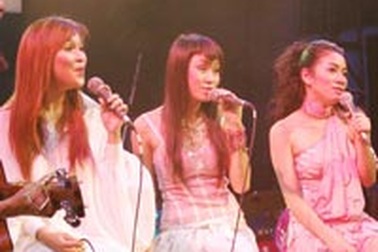 Bóng hồng lấn át nam nhi