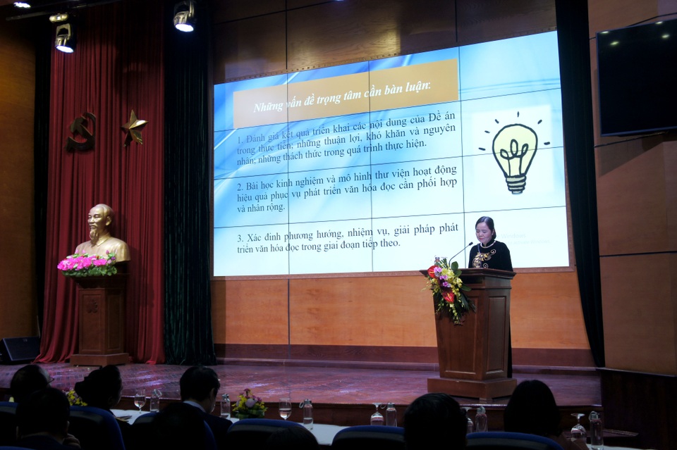 Giám đốc công ty First News được tặng giải thưởng phát triển văn hóa đọc - 1 Giám đốc công ty First News được tặng giải thưởng phát triển văn hóa đọc - 1