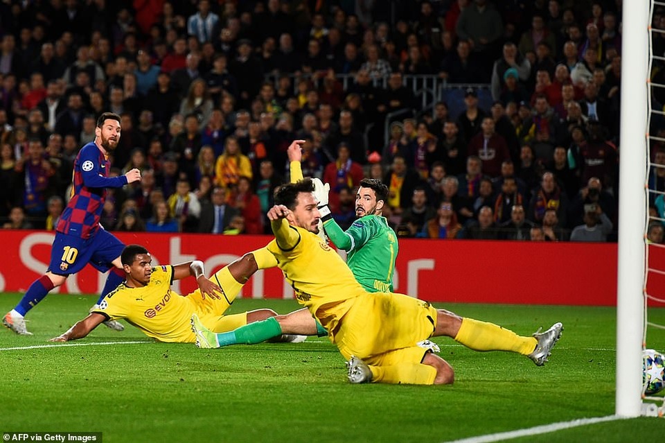 Messi tỏa sáng, Barcelona hạ Dortmund và giành vé đi tiếp - 3 Messi tỏa sáng, Barcelona hạ Dortmund và giành vé đi tiếp - 3