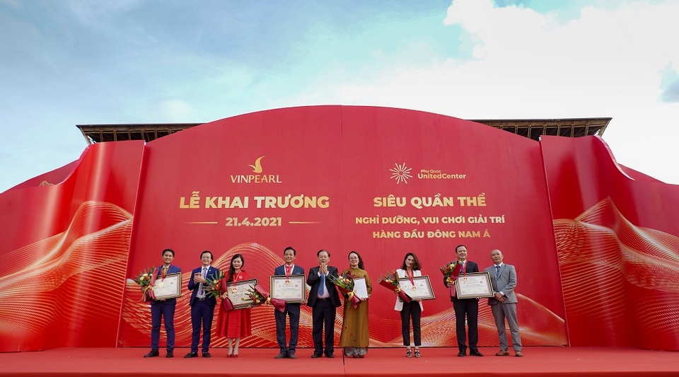 Vingroup khai trương siêu quần thể nghỉ dưỡng, vui chơi, giải trí hàng đầu Đông Nam Á - 2 Vingroup khai trương siêu quần thể nghỉ dưỡng, vui chơi, giải trí hàng đầu Đông Nam Á - 2