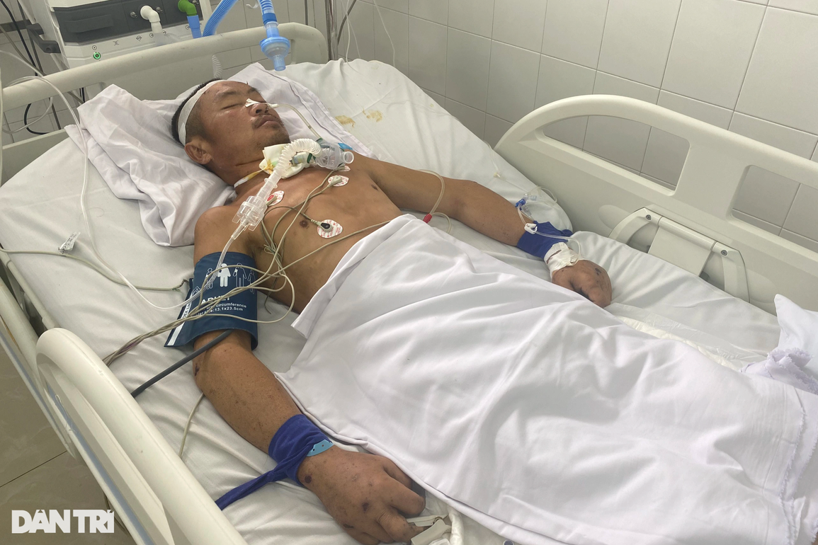 Bác sĩ Bệnh viện Việt Đức kêu gọi cứu mạng người đàn ông dân tộc Kháng - 2 Bác sĩ Bệnh viện Việt Đức kêu gọi cứu mạng người đàn ông dân tộc Kháng - 2
