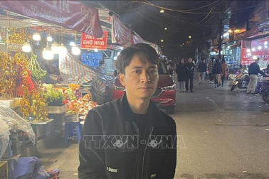 Bắt đối tượng trộm cắp 9 chiếc điện thoại ở chùa Trấn Quốc và phủ Tây Hồ