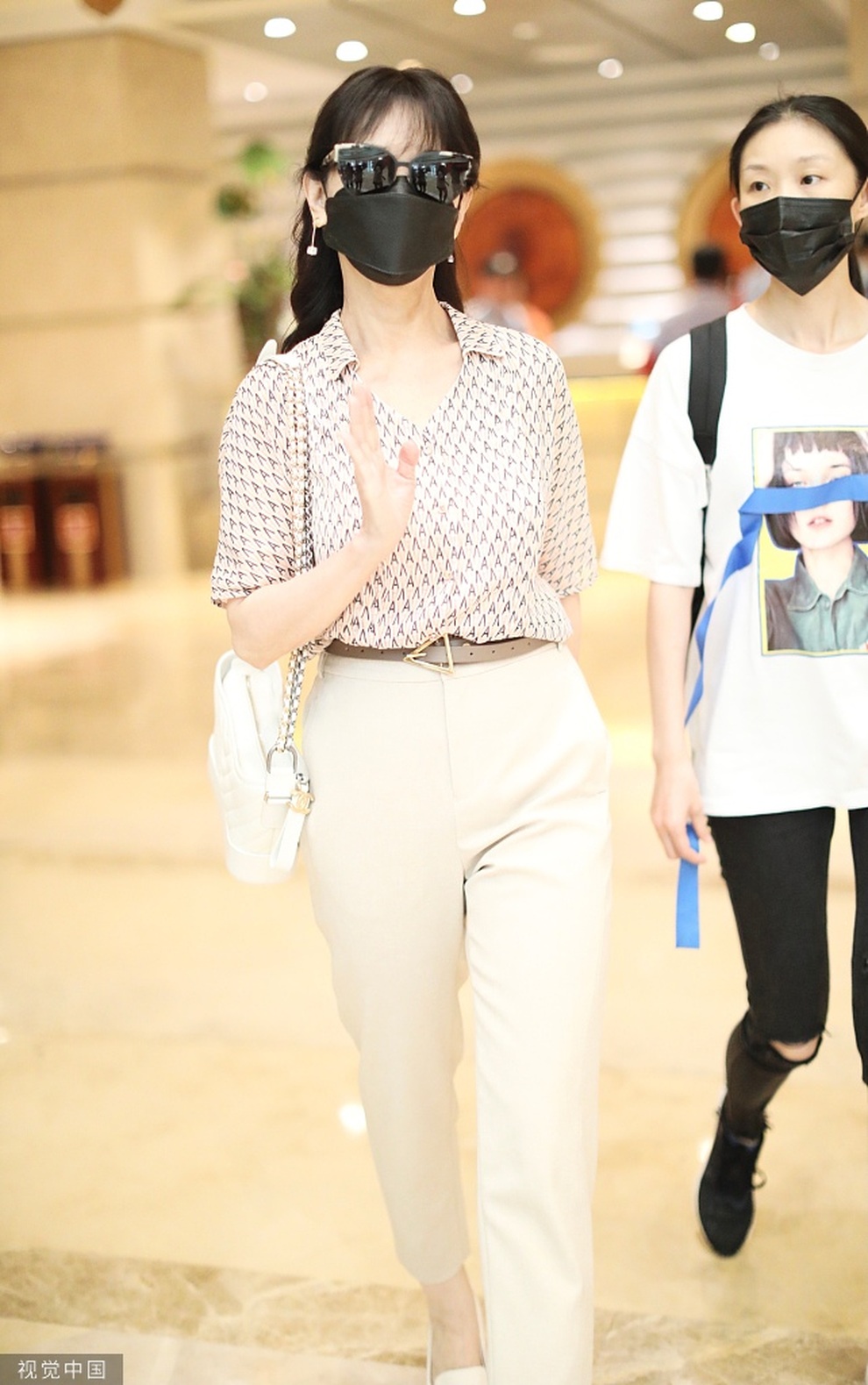 Không tin nổi sắc vóc tuổi 67: Người đẹp thanh xuân vĩnh cửu là đây... - 1