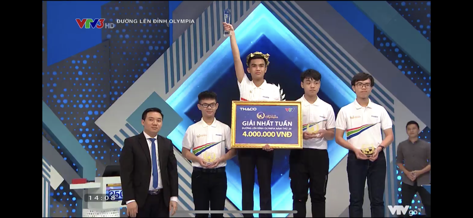 Nam sinh Hà Nội chạm mốc điểm kỷ lục Đường lên đỉnh Olympia - 4 Nam sinh Hà Nội chạm mốc điểm kỷ lục Đường lên đỉnh Olympia - 4