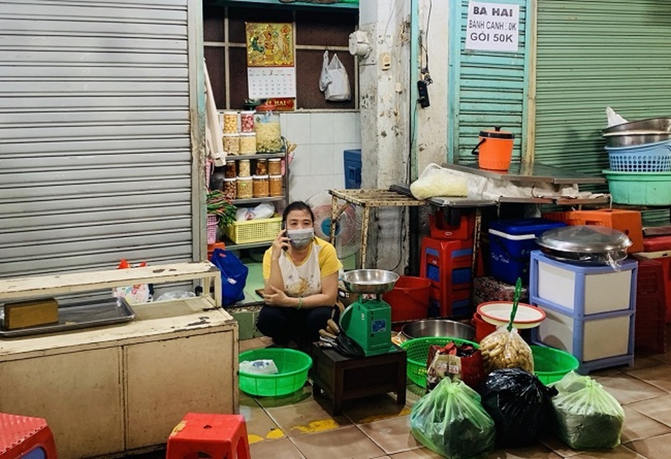 Chợ Bến Thành vẫn đìu hiu mong khách du lịch - 2 Chợ Bến Thành vẫn đìu hiu mong khách du lịch - 2