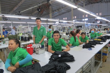 Công nhân 40 tuổi đã bị cho… về hưu, tăng tuổi hưu nữa thì thế nào?