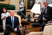 Ông Trump “nổi đóa” với các phóng viên Hàn Quốc tại Nhà Trắng