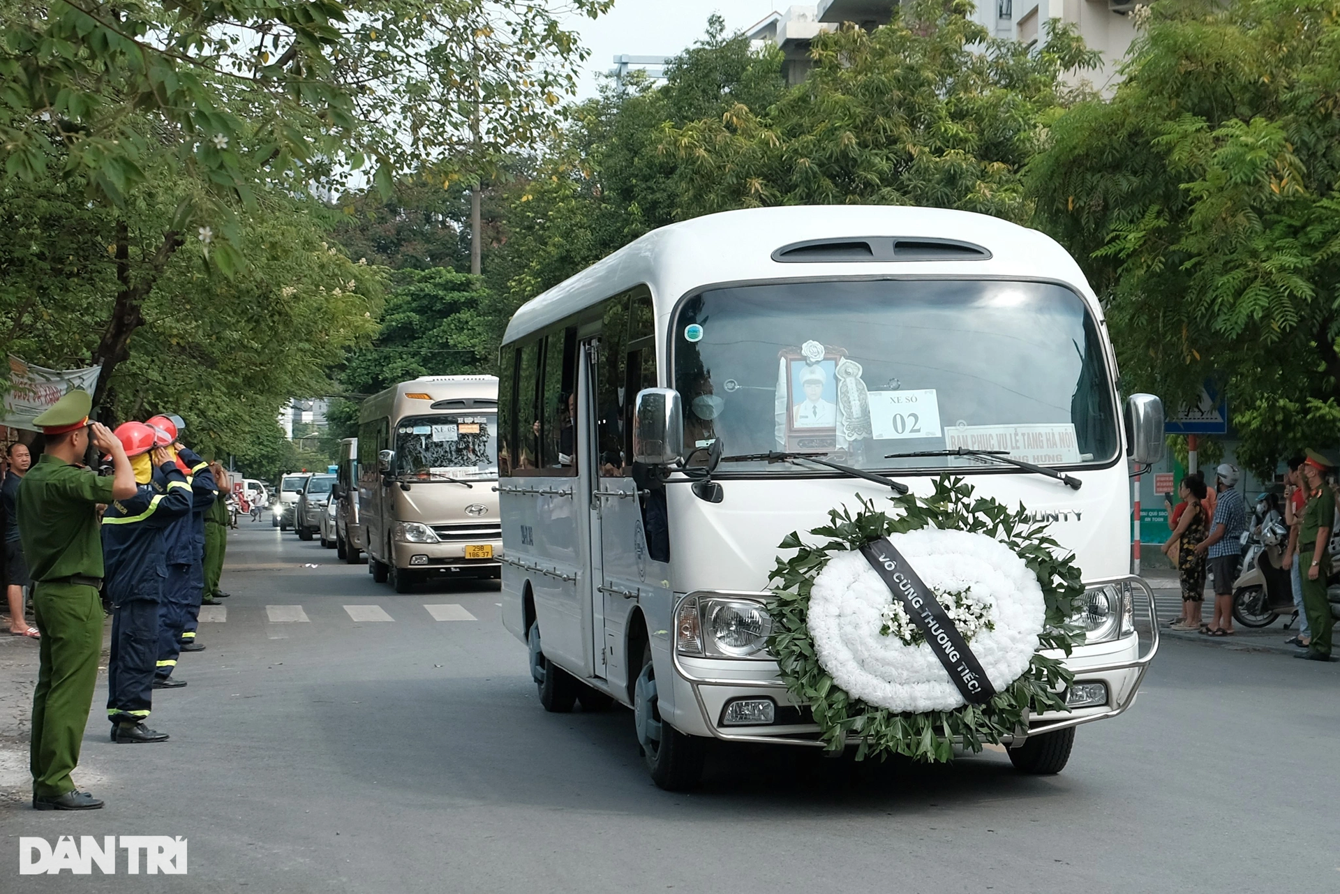 Hình ảnh đồng đội đưa thi hài 3 liệt sĩ qua nhà riêng, đến Nhà tang lễ QG - 16 Hình ảnh đồng đội đưa thi hài 3 liệt sĩ qua nhà riêng, đến Nhà tang lễ QG - 16