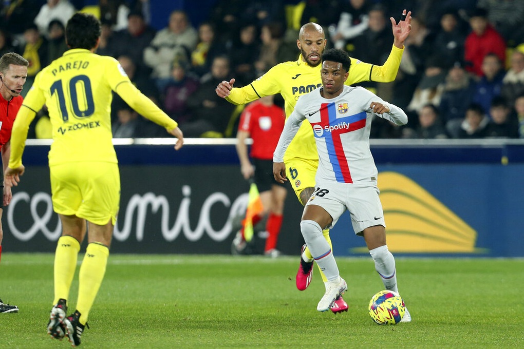 Đánh bại Villarreal, Barcelona bỏ xa Real Madrid đến 11 điểm - 2 Đánh bại Villarreal, Barcelona bỏ xa Real Madrid đến 11 điểm - 2
