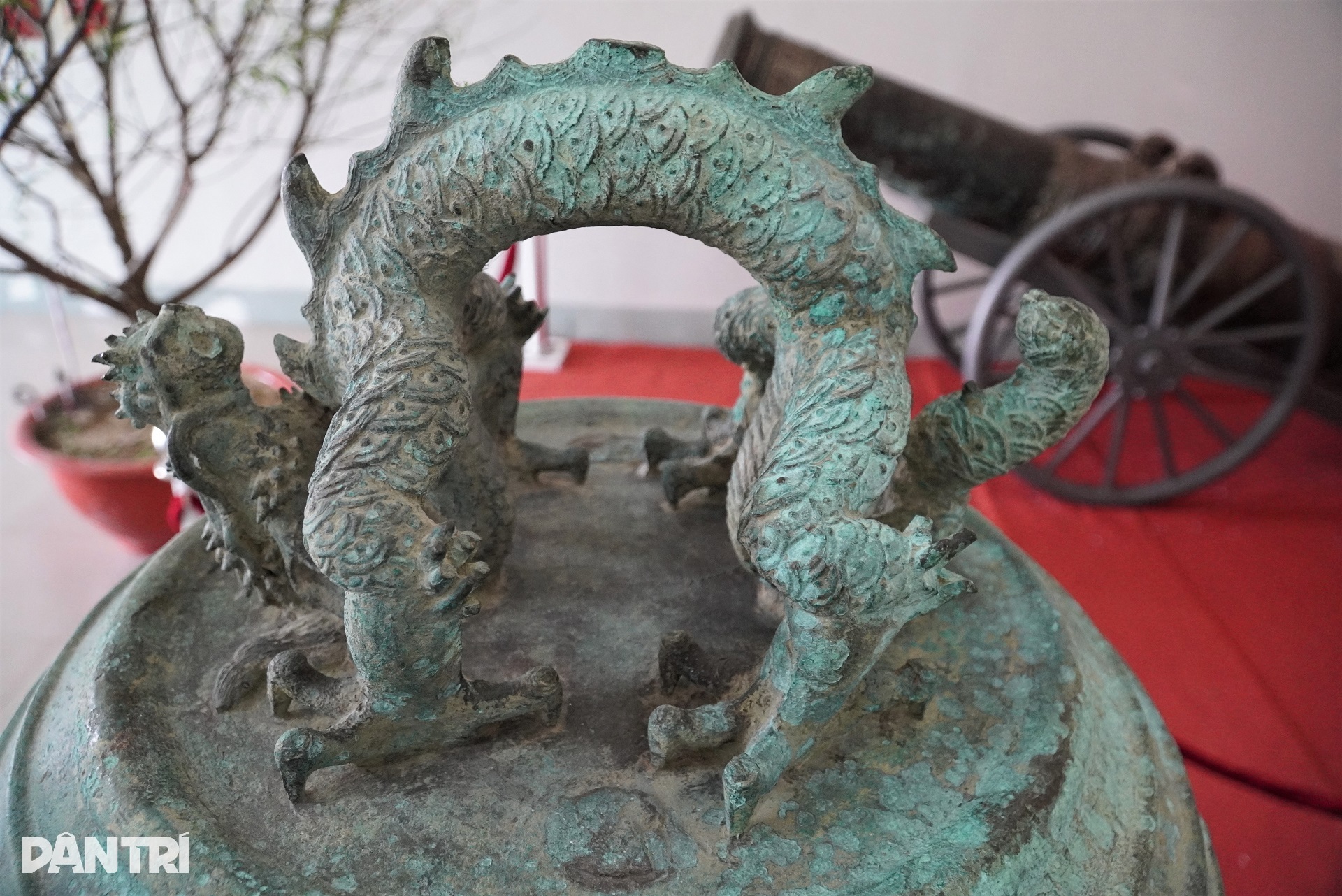 Quả chuông hiếm bằng đồng, hơn 600 tuổi được công nhận bảo vật quốc gia - 3 Quả chuông hiếm bằng đồng, hơn 600 tuổi được công nhận bảo vật quốc gia - 3