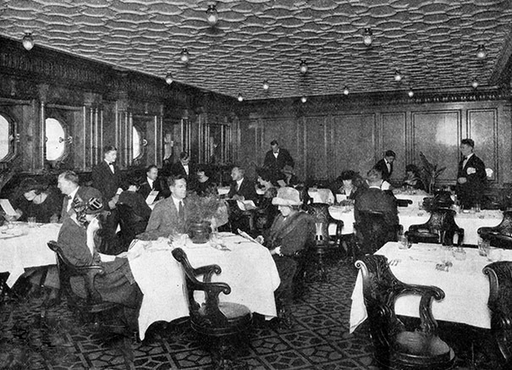 Khách ở khoang hạng nhất trên tàu Titanic trước khi bị đắm được ăn gì? - 3 Khách ở khoang hạng nhất trên tàu Titanic trước khi bị đắm được ăn gì? - 3