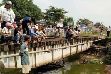Va chạm với tàu hỏa, 2 mẹ con tử vong thương tâm