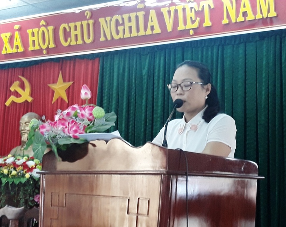 Hàng chục giáo viên bức xúc vì bất ngờ bị chấm dứt hợp đồng - 5 Hàng chục giáo viên bức xúc vì bất ngờ bị chấm dứt hợp đồng - 5