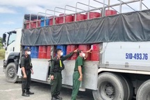 Bắt 4 xe tải chở hóa chất, đồ chơi trẻ em có yếu tố bạo lực