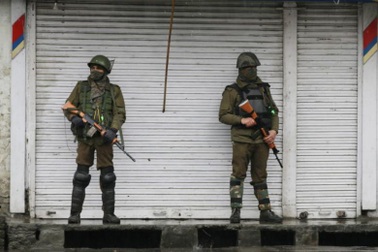 Quân nhân Ấn Độ bắn chết 3 đồng đội, căng thẳng tại Kashmir chưa hạ nhiệt