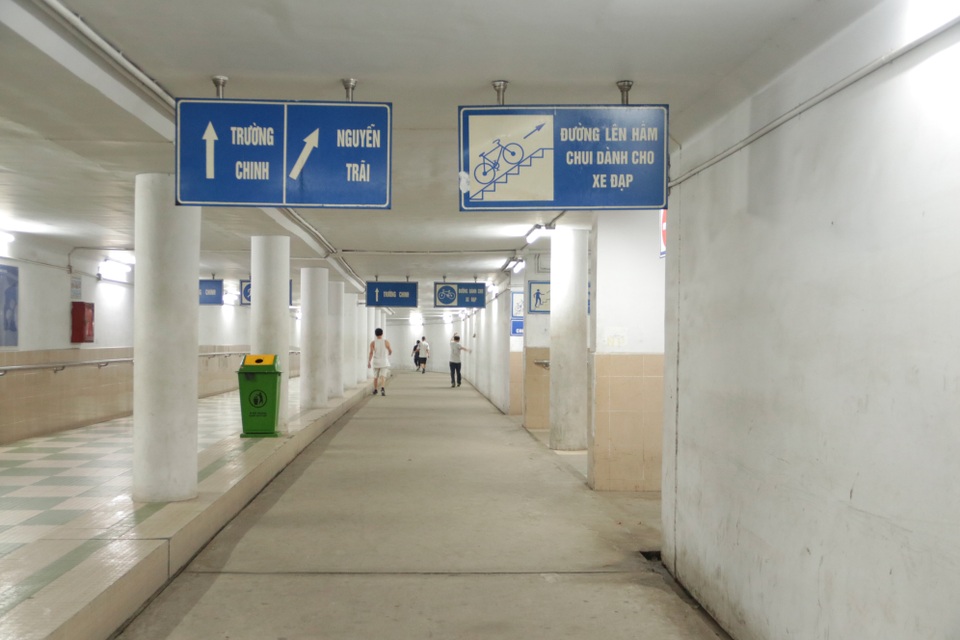Cuộc sống về chiều dưới địa đạo lớn nhất Hà Nội giữa đại dịch Covid-19 - 4 Cuộc sống về chiều dưới địa đạo lớn nhất Hà Nội giữa đại dịch Covid-19 - 4