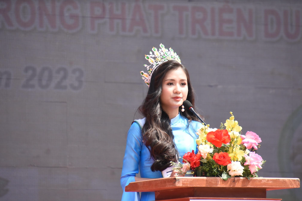 Hoa hậu Thanh Hà và người mẫu Quốc Bảo chung tay quảng bá du lịch biển - 2 Hoa hậu Thanh Hà và người mẫu Quốc Bảo chung tay quảng bá du lịch biển - 2