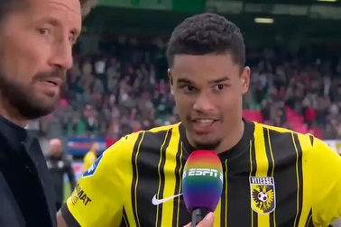 CĐV Hà Lan làm sập khán đài sau màn ăn mừng tưng bừng