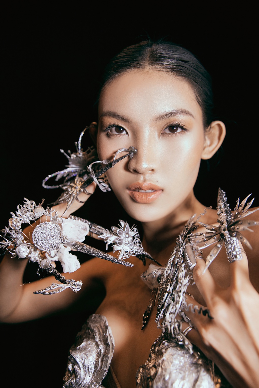Hương Ly, Thạch Thu Thảo so kè vị trí vedette trên sàn diễn - 8 Hương Ly, Thạch Thu Thảo so kè vị trí vedette trên sàn diễn - 8