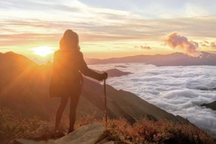 Bước chân lên mây chinh phục đỉnh Tà Chì Nhù ở Yên Bái