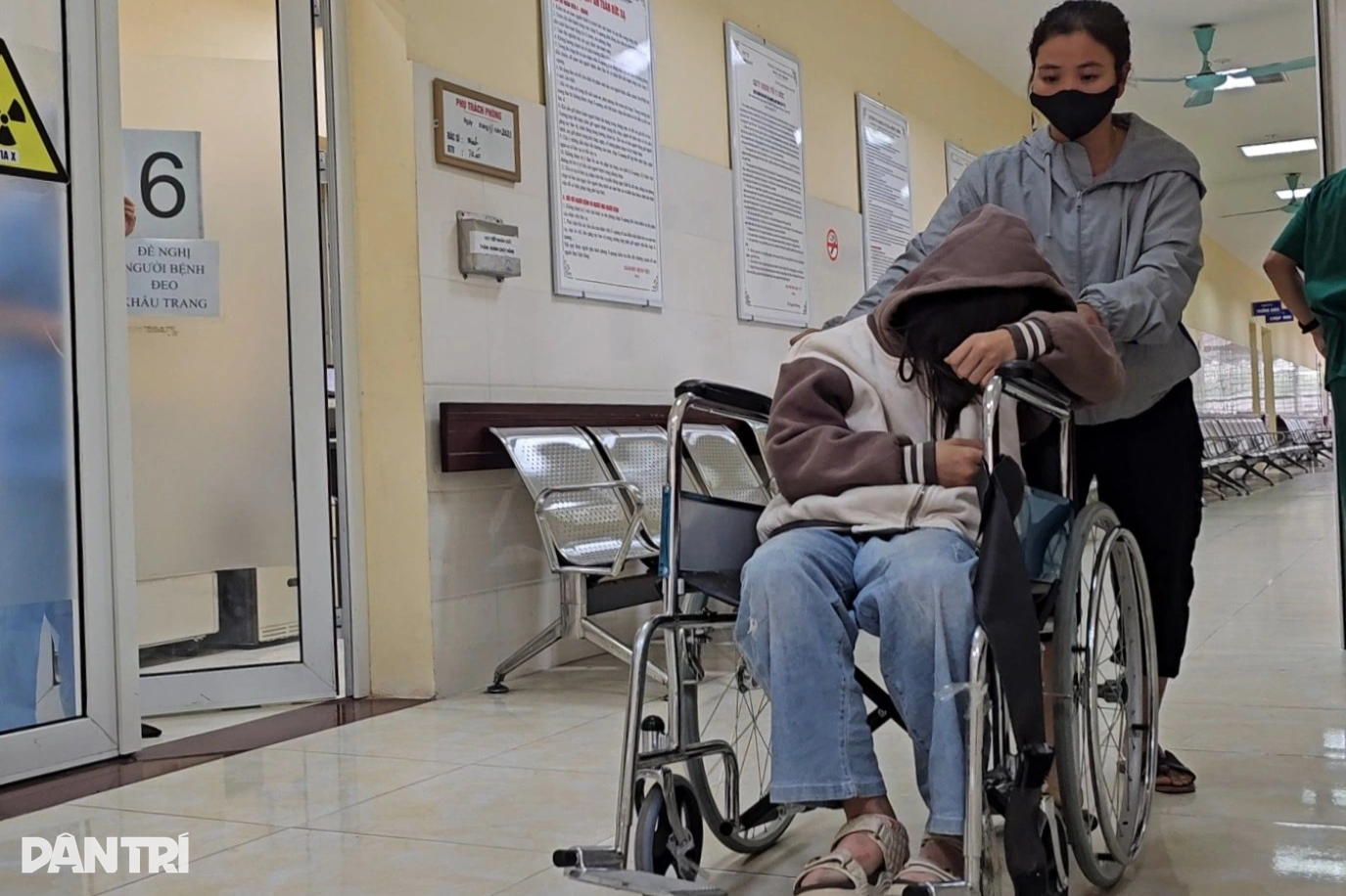 ម្ដាយសិស្សថ្នាក់ទី៧ ត្រូវមិត្តភក្តិវាយធ្វើបាប សម្រេចថាកូនប្រុសមានជំងឺផ្លូវចិត្តជារៀងរហូត - 3 Mẹ của học sinh lớp 7 bị bạn đánh hội đồng xác định con tâm thần vĩnh viễn - 3