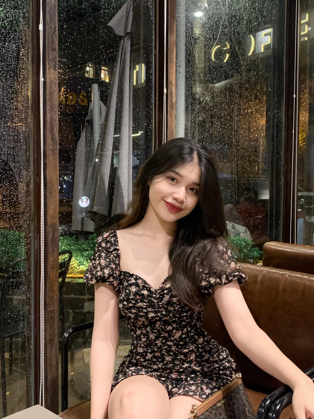 Nữ diễn viên Gen Z phim Bão ngầm đạt điểm 10 môn tiếng Anh thi tốt nghiệp - 5 Nữ diễn viên Gen Z phim Bão ngầm đạt điểm 10 môn tiếng Anh thi tốt nghiệp - 5