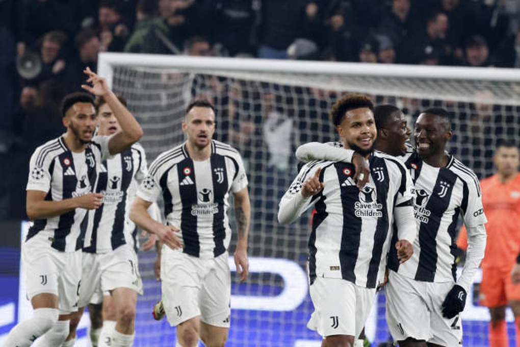 Juventus thắng nhọc nhằn PSV Eindhoven - 1