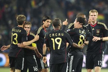 “Xe tăng” Đức dắt tay Ghana đi tiếp