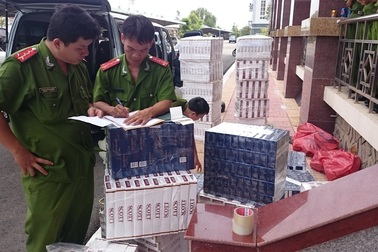 Phát hiện xe biển số xanh chở thuốc lá lậu quy mô lớn