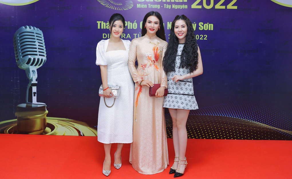 Linh Chi trở thành giám khảo trẻ nhất các mùa Sao Mai - 4 Linh Chi trở thành giám khảo trẻ nhất các mùa Sao Mai - 4