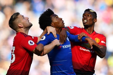 Chelsea 2-2 Man Utd: Kịch tính phút bù giờ