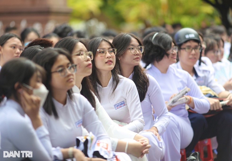 Miễn học phí và những cải cách lớn hơn phía trước - 1