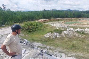 Kiến nghị khởi tố vụ nghi vấn lãnh đạo xã biến đất công thành đất tư