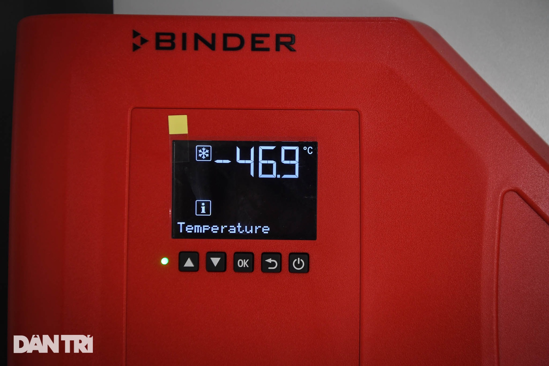 Bộ Y tế tiếp nhận 77 tủ lạnh âm sâu bảo quản vaccine Covid-19 từ Hoa Kỳ - 7 Bộ Y tế tiếp nhận 77 tủ lạnh âm sâu bảo quản vaccine Covid-19 từ Hoa Kỳ - 7