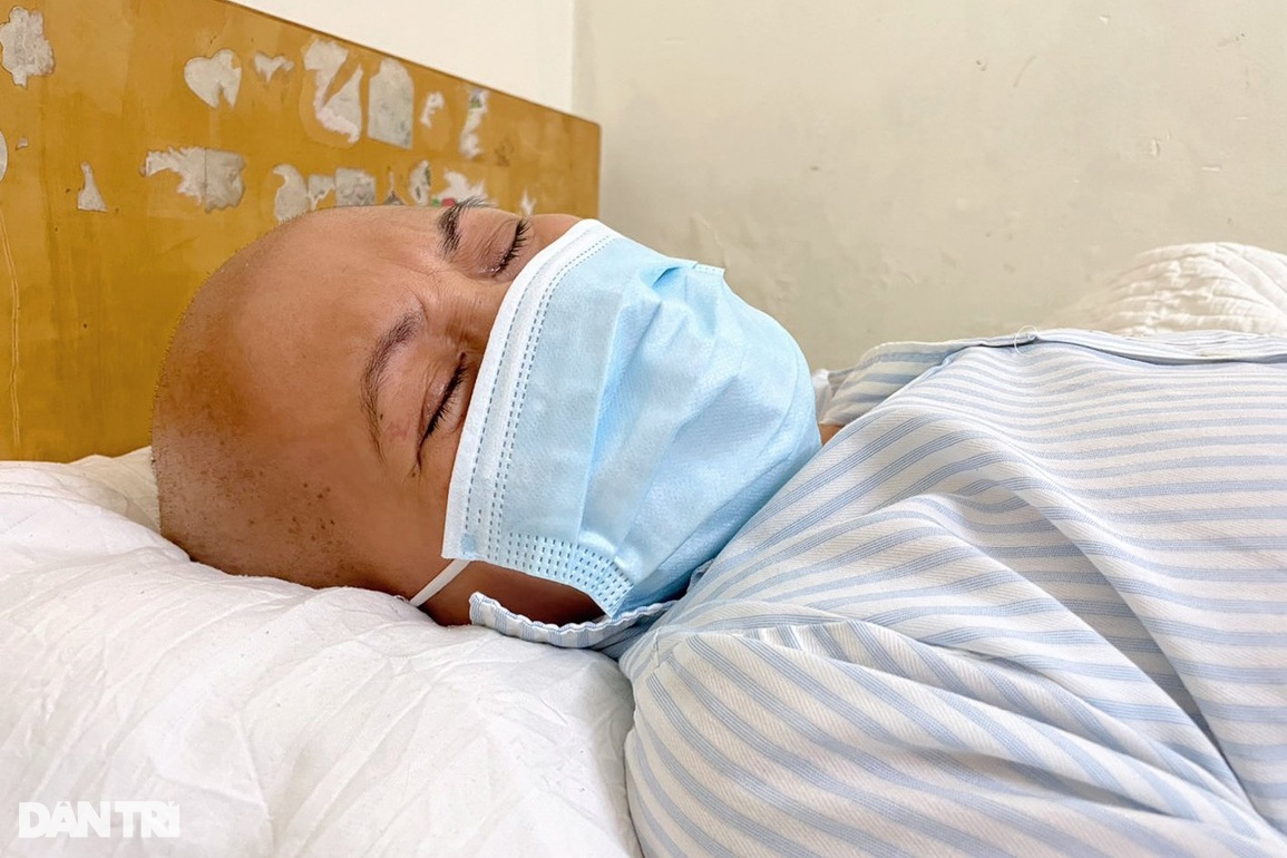 Mẹ ung thư máu đau đớn khóc nghẹn cầu xin mọi người giúp đỡ các con - 1 Mẹ ung thư máu đau đớn khóc nghẹn cầu xin mọi người giúp đỡ các con - 1